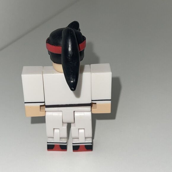 Roblox Action Figures Lot Of 6 Sushi Chef Celebrity Dynamo No Codes - Picture 3 of 13